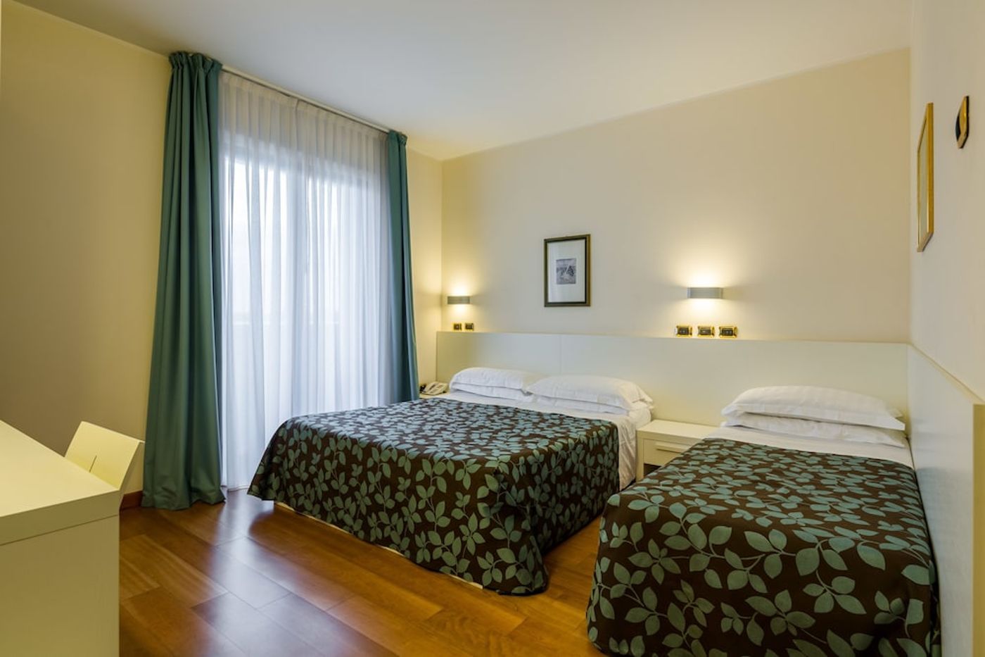 expedia-3158990-12