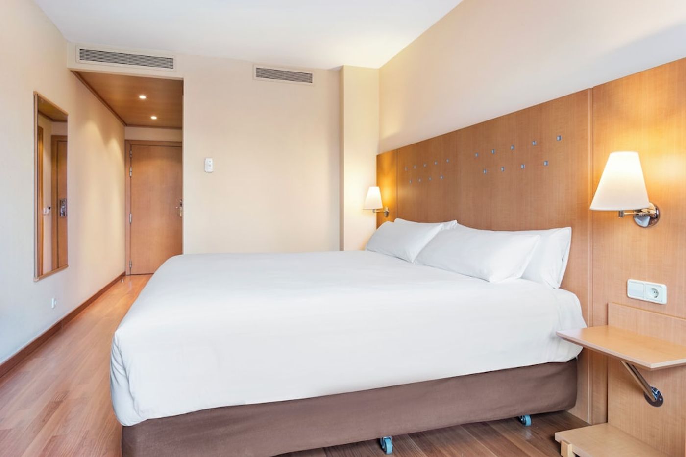 expedia-3166038-4