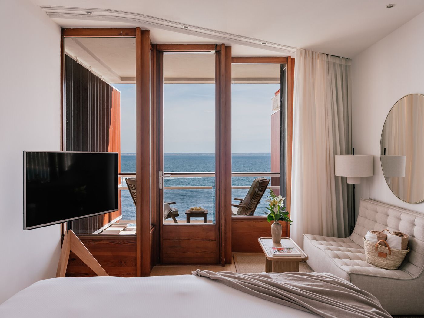 07.10.26 Hotel de Mar