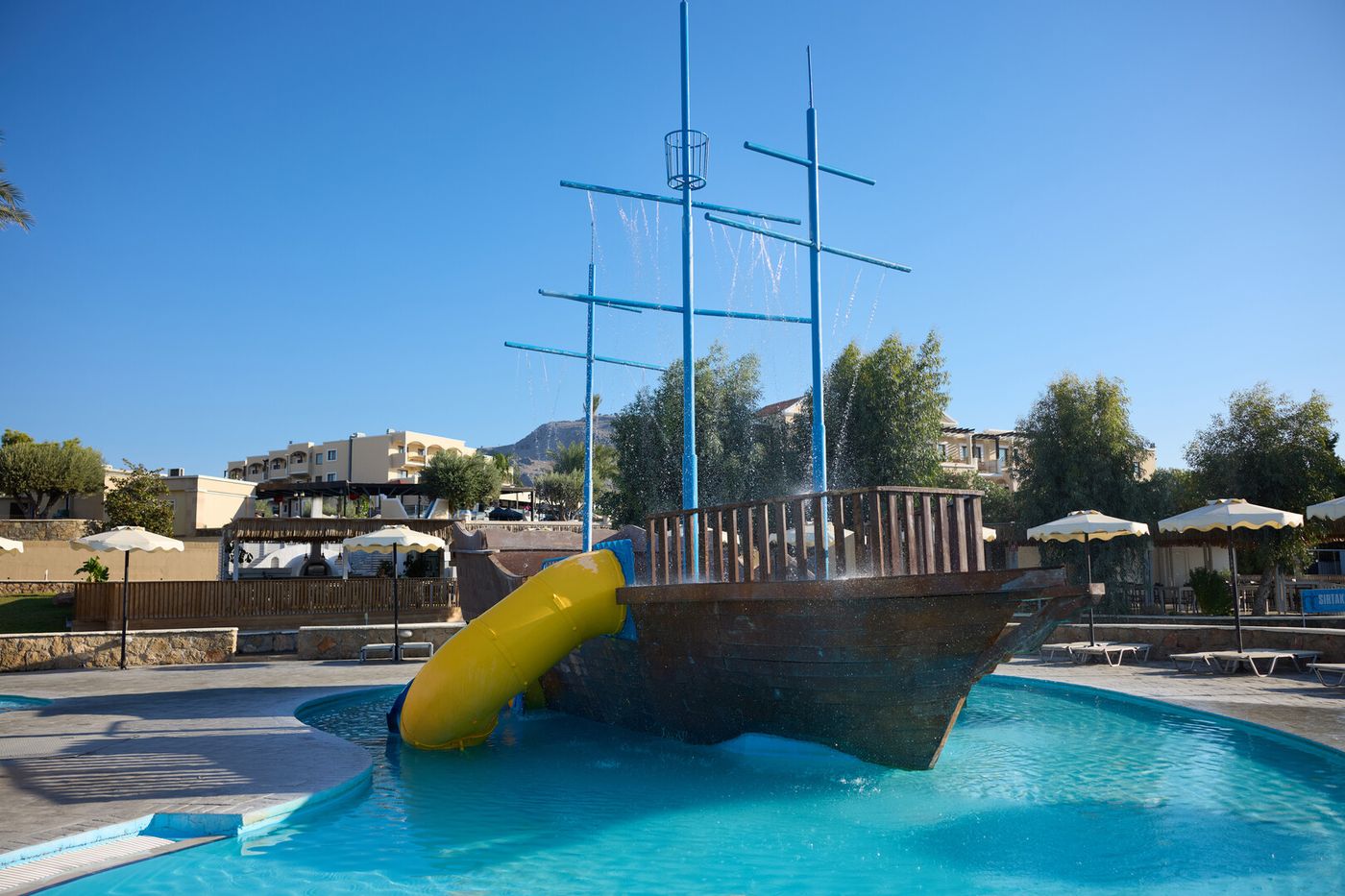 Kiotari Miraluna Beach Resort