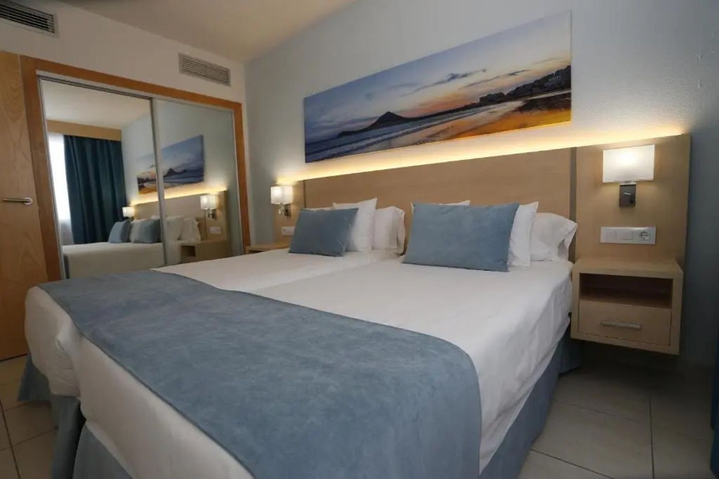 Andorra Hotel and Apartments - 735FE6B9D4C6A668A398C92E7BA106AA19879E7E