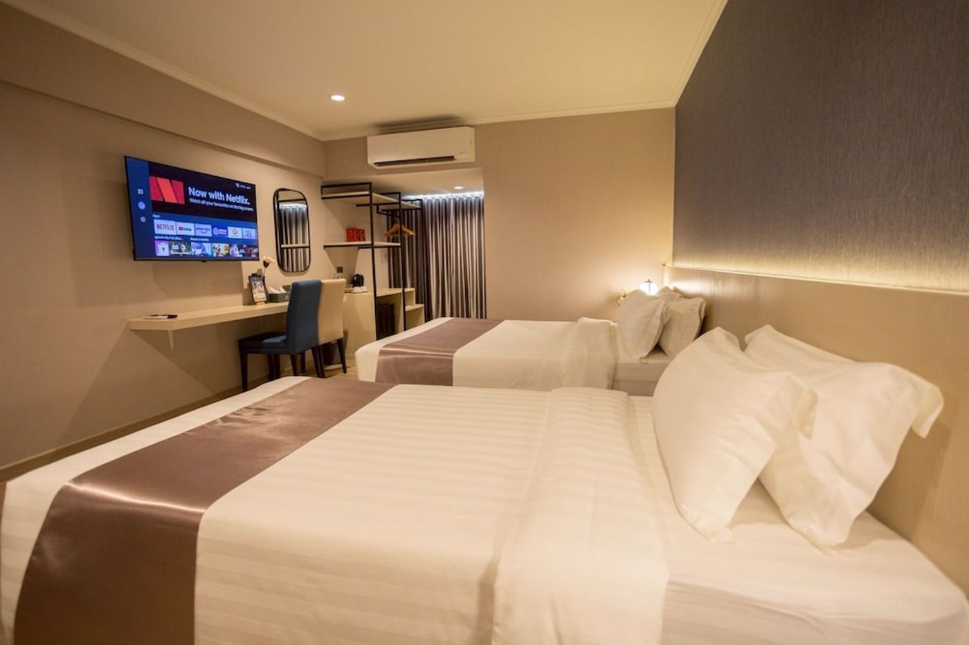 expedia-3162849-15