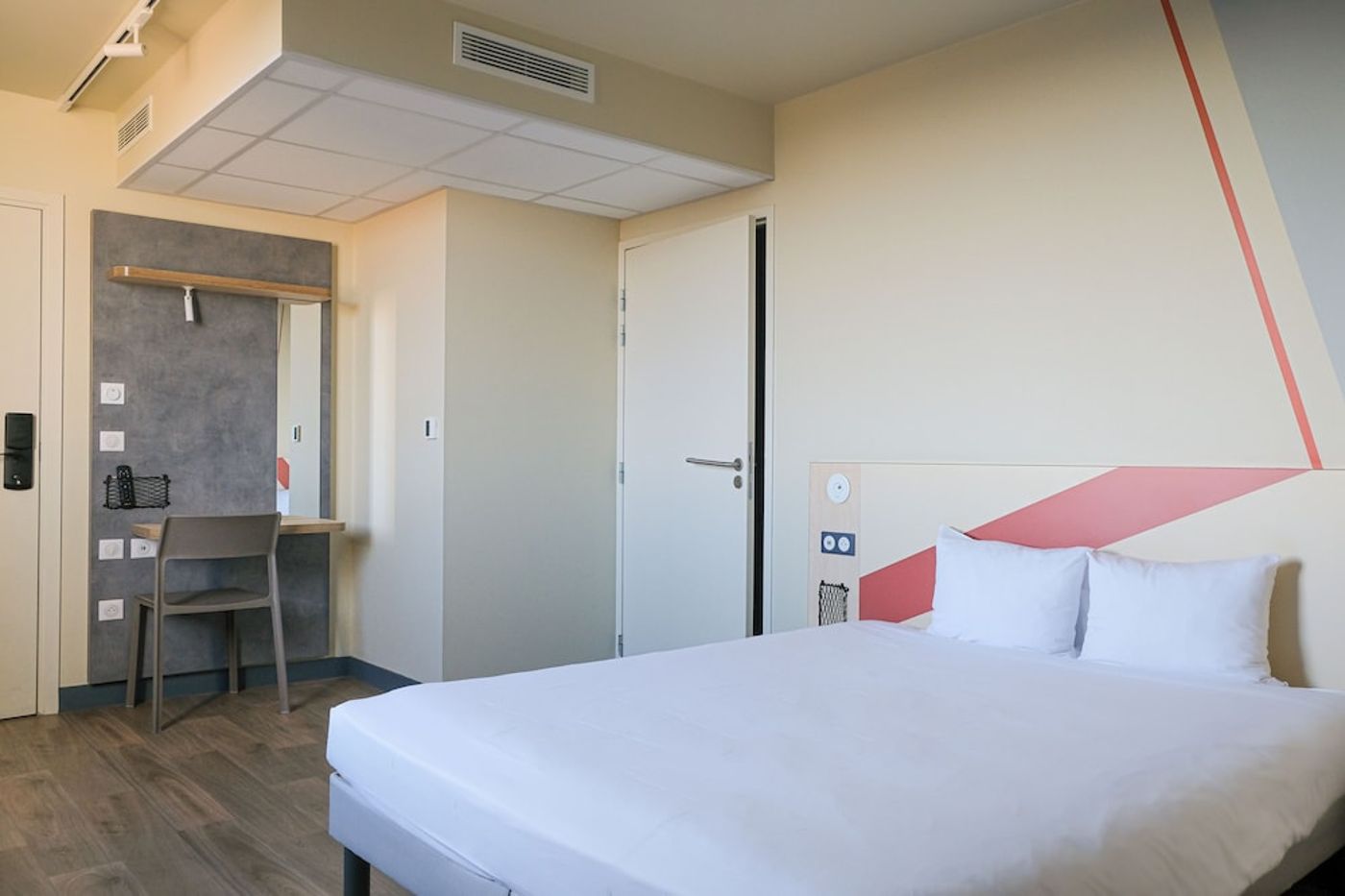 expedia-3163910-10