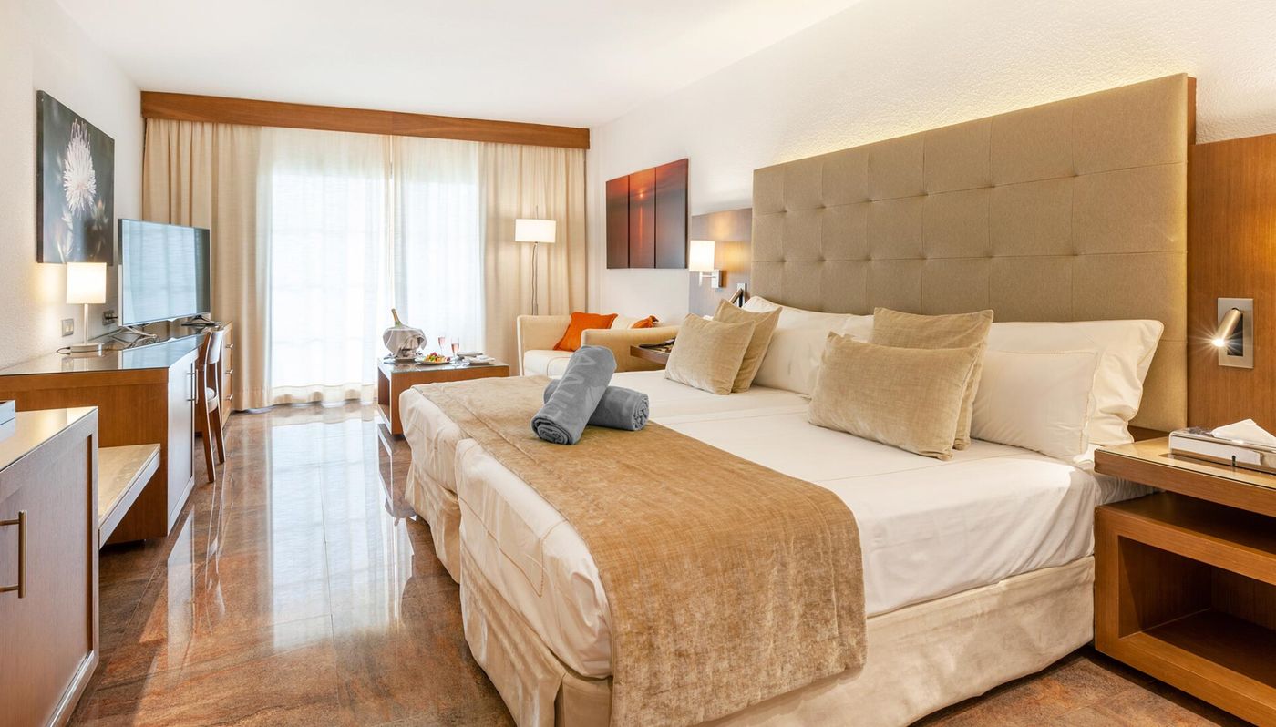 Viva Golf - Adults Only 18+