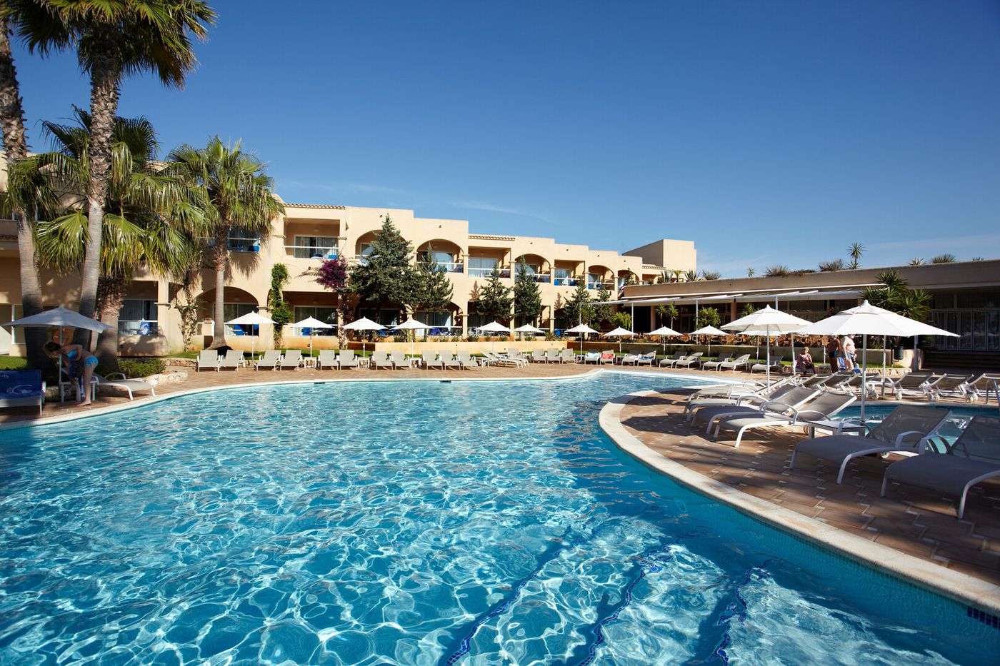 02.10.26 Grupotel Santa Eularia