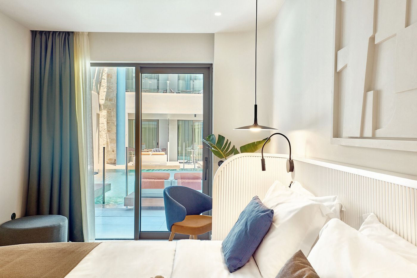 Paralos Kosta Alimia