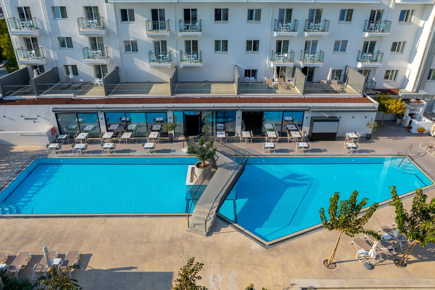 Anemi Hotel & Suites 14.04