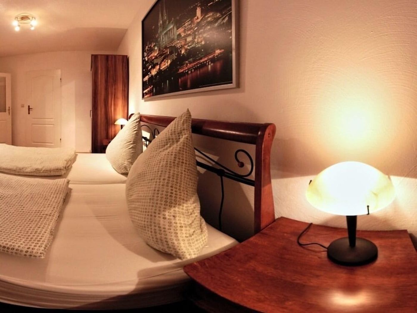 expedia-3165936-12