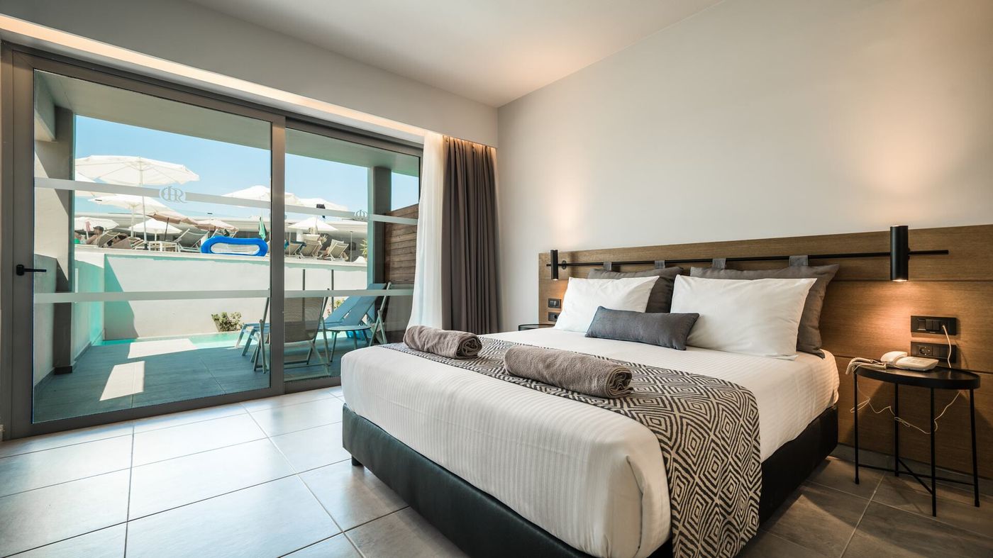 Harmony Crest Resort - Adults Only