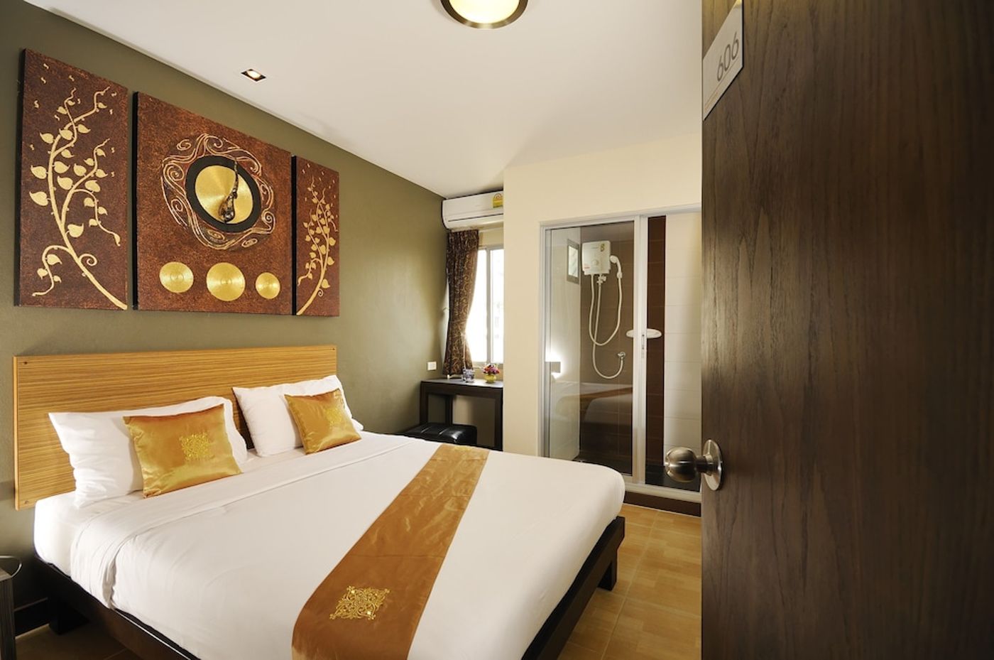 expedia-3159110-12