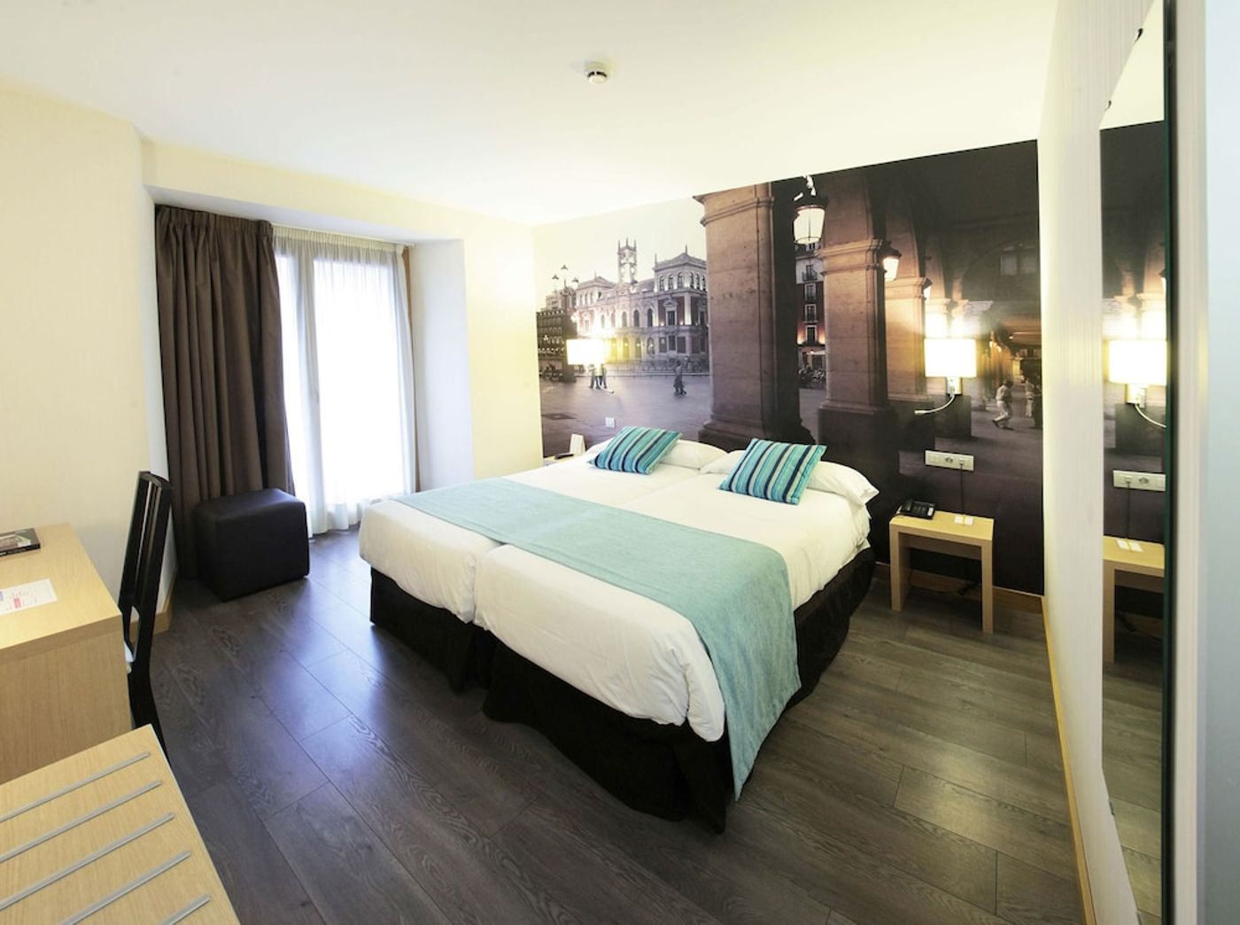 expedia-3159688-1