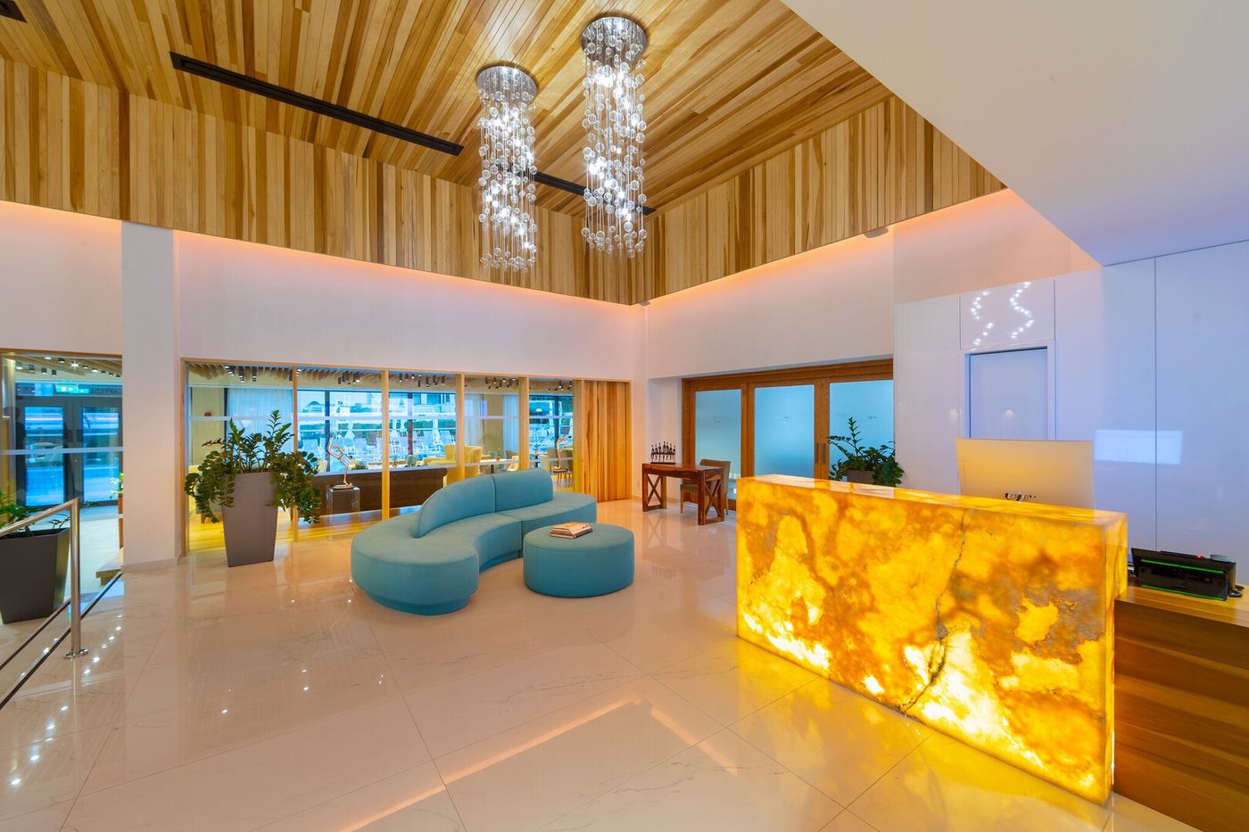 Anemi Hotel & Suites 14.04