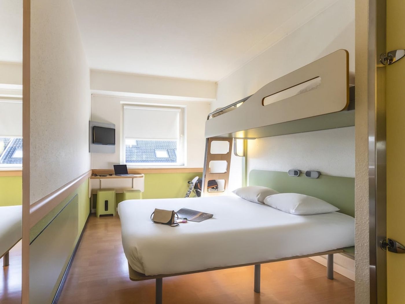expedia-3157156-25