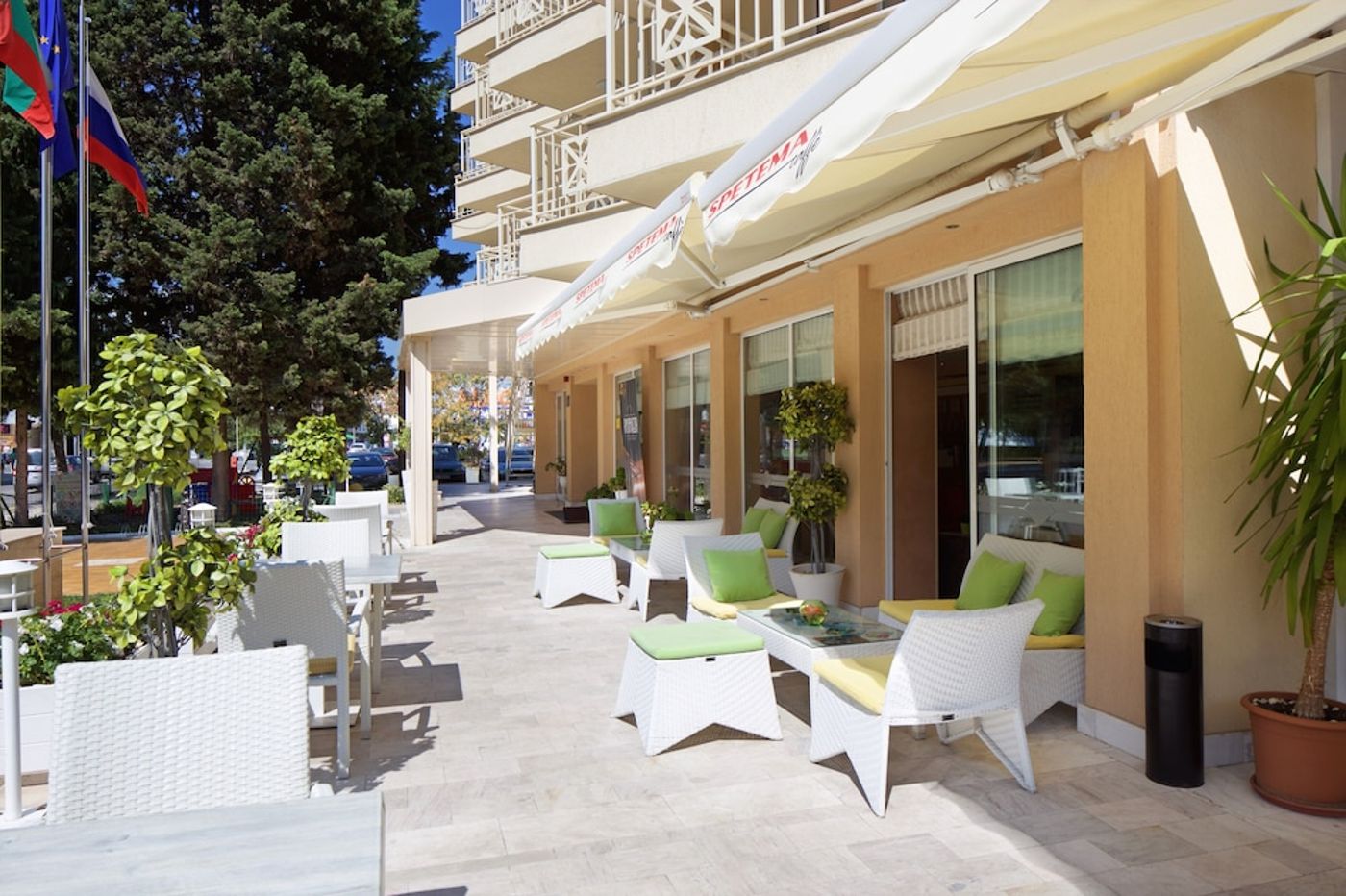 expedia-3166115-8