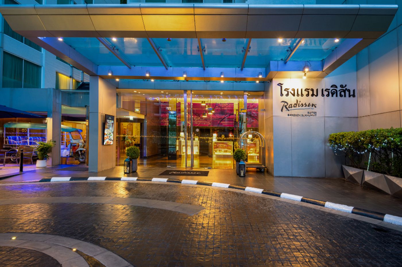 Radisson Suite Bangkok Sukhumvit 09.09