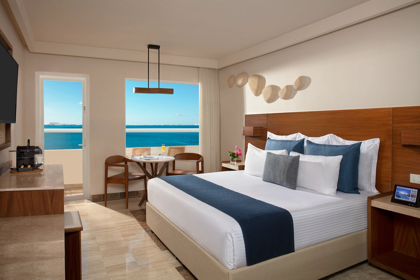  Dreams Sands Cancun Resort & Spa 27.08