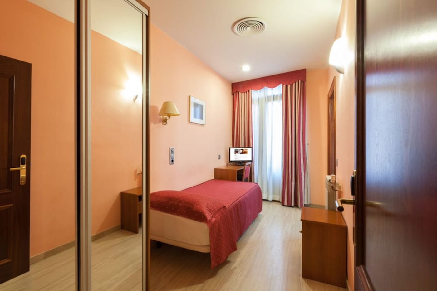 expedia-3165092-21