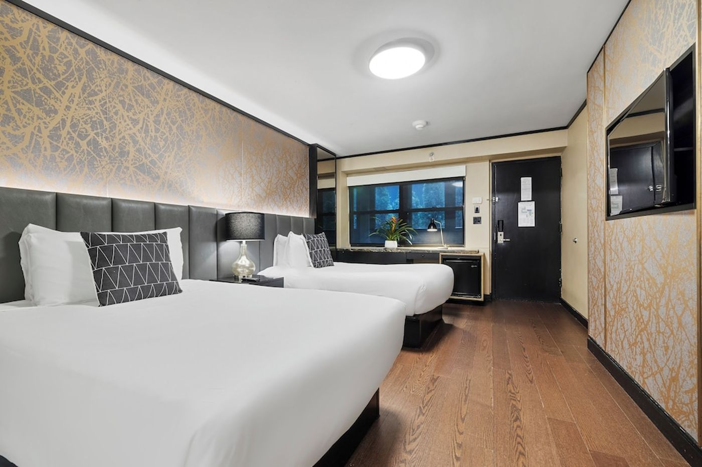 expedia-3159029-30