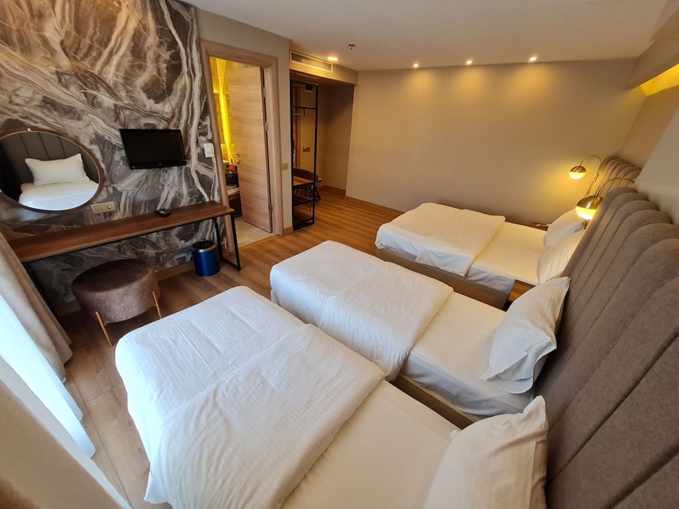 expedia-3161875-22