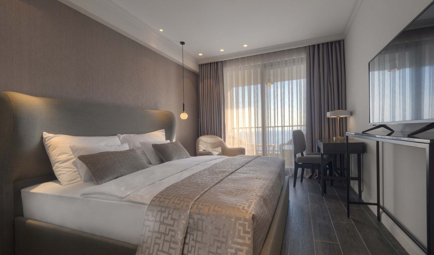 Vivid Blue Serenity 19.01.26