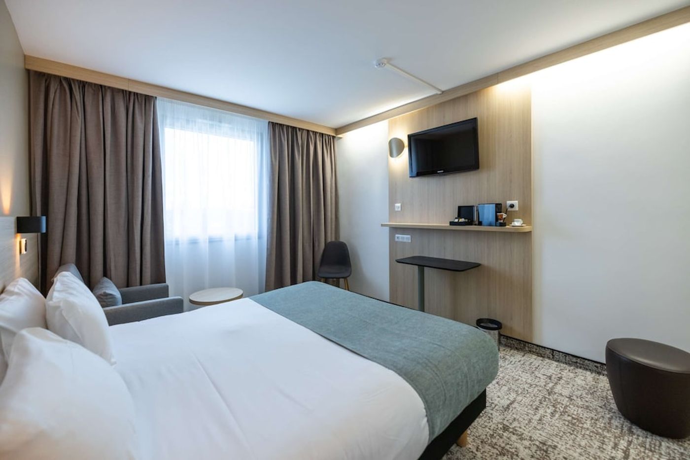 expedia-3165022-23