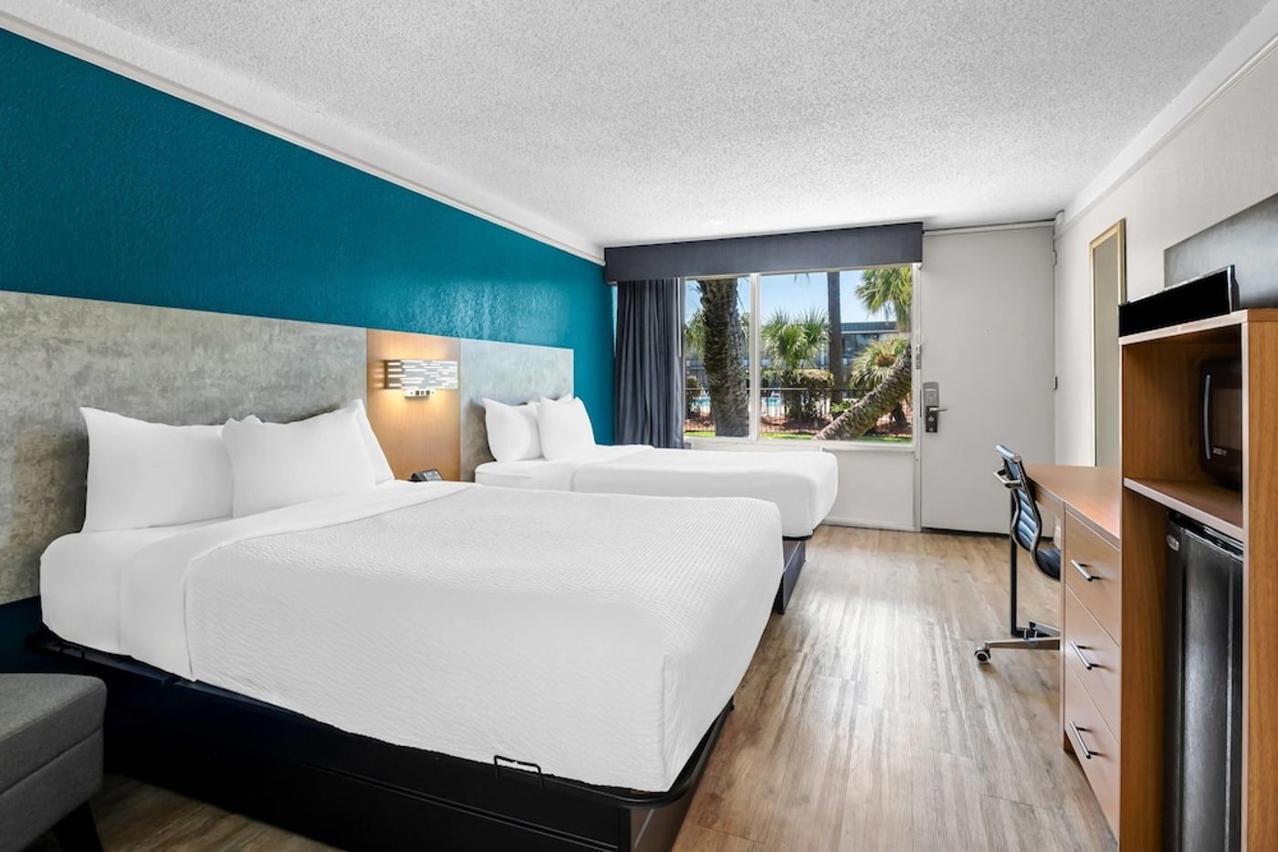 expedia-3165907-18