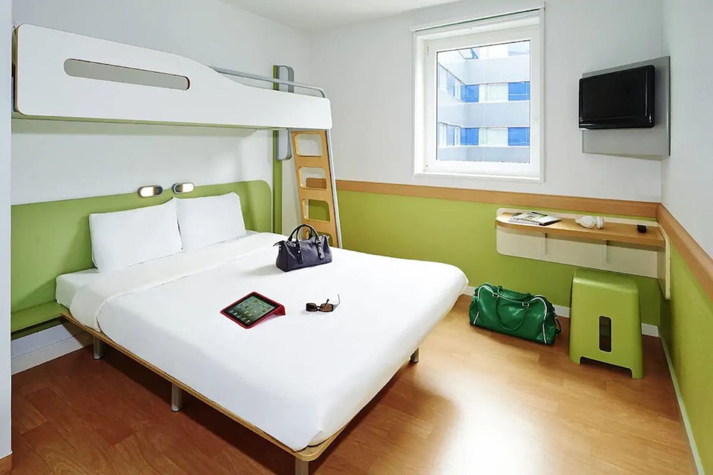 expedia-3163900-14