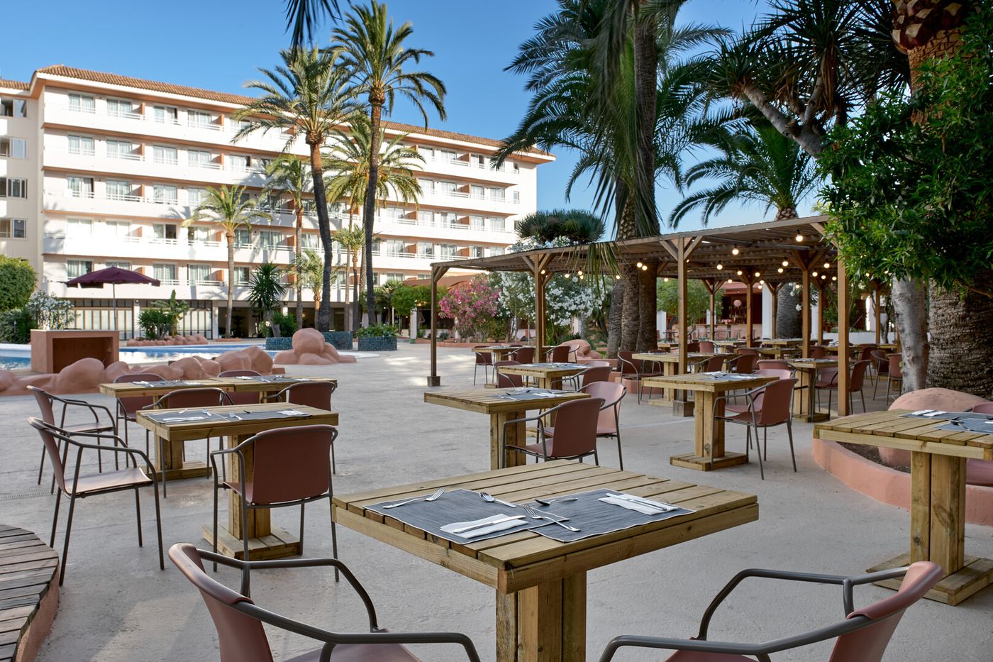 02.09.26 Tent Calvia Beach