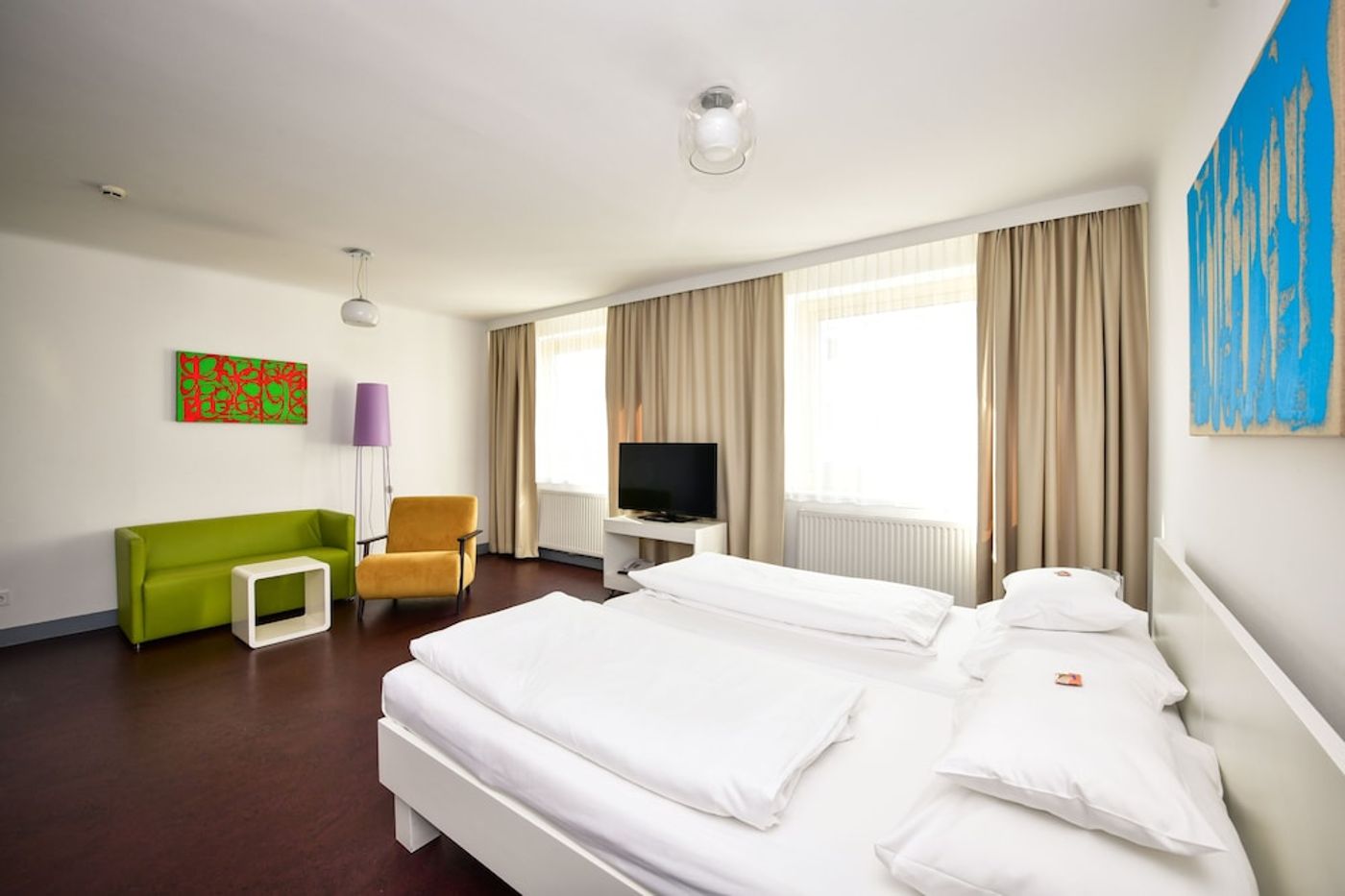 expedia-3162020-25