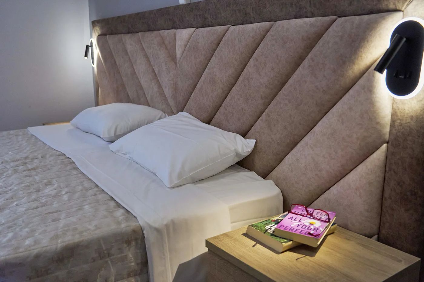 Makis Studios & Apartments