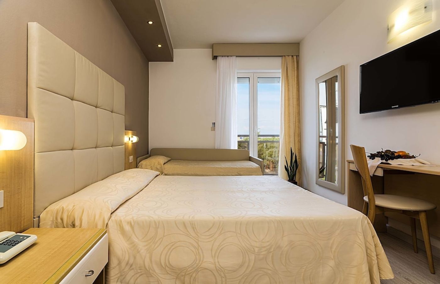 expedia-3166536-9
