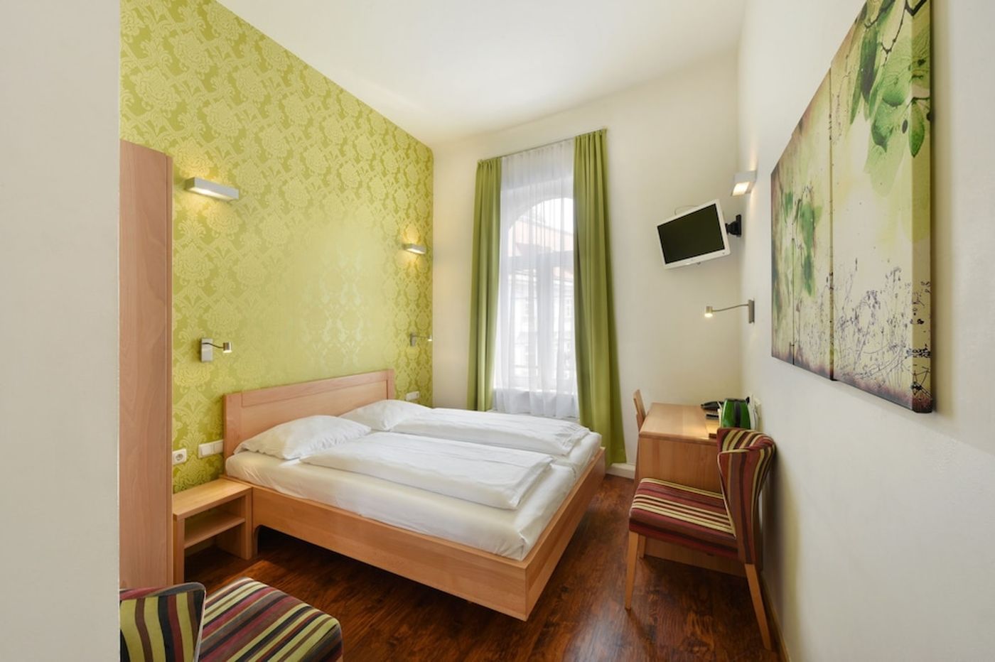 expedia-3163953-8