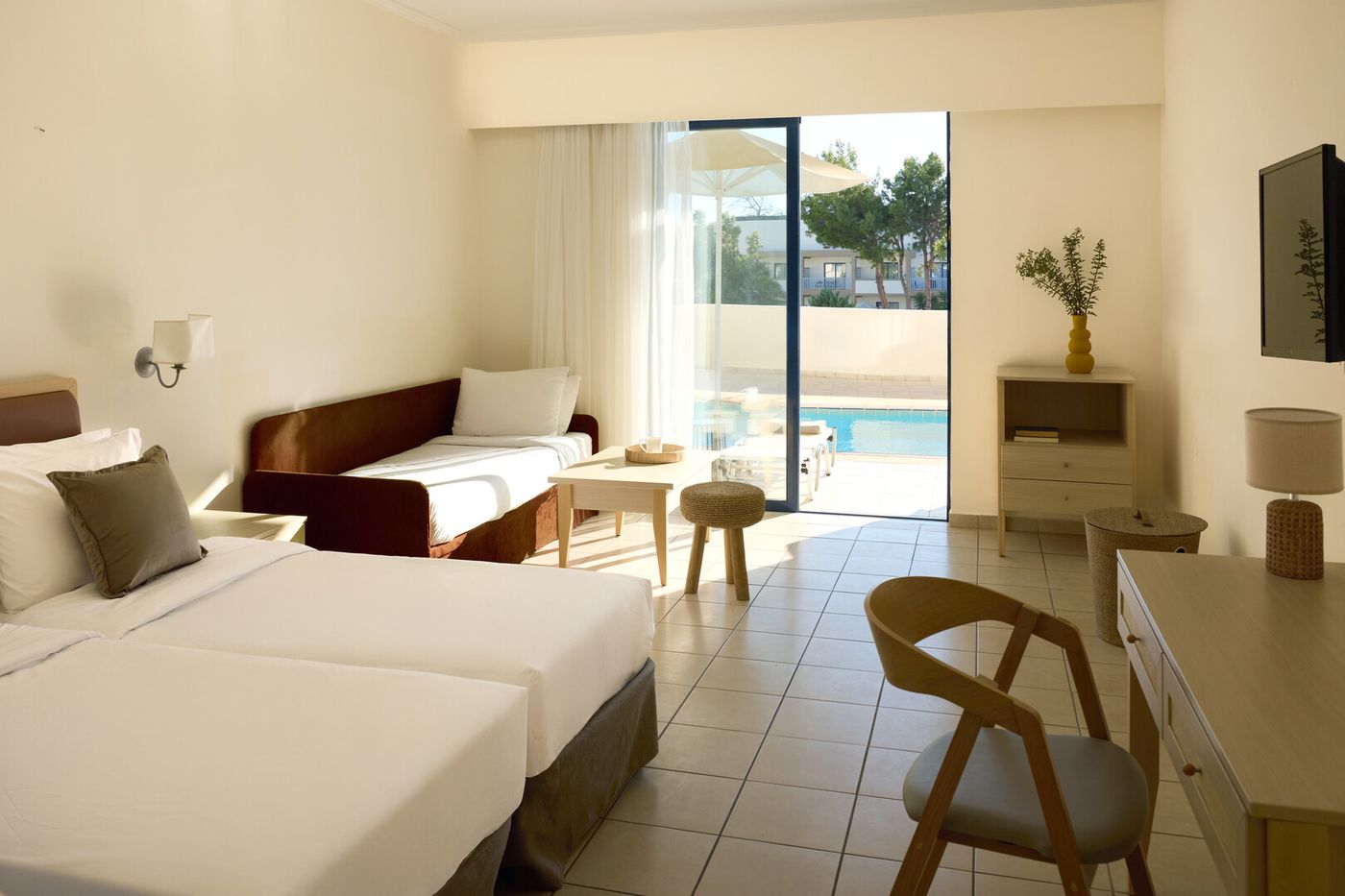 Kiotari Miraluna Beach Resort