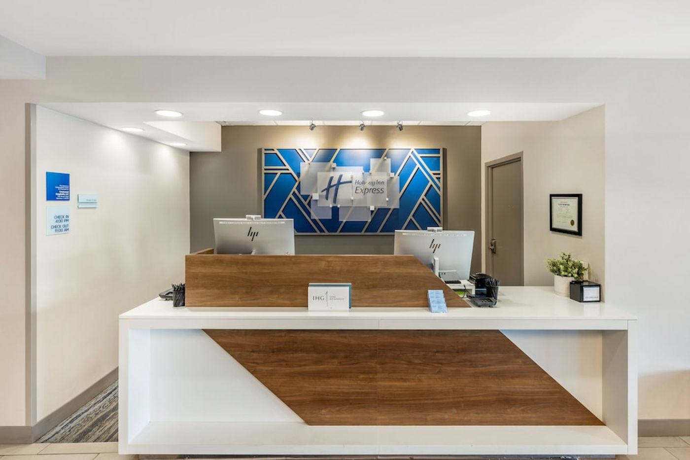 expedia-3162120-9