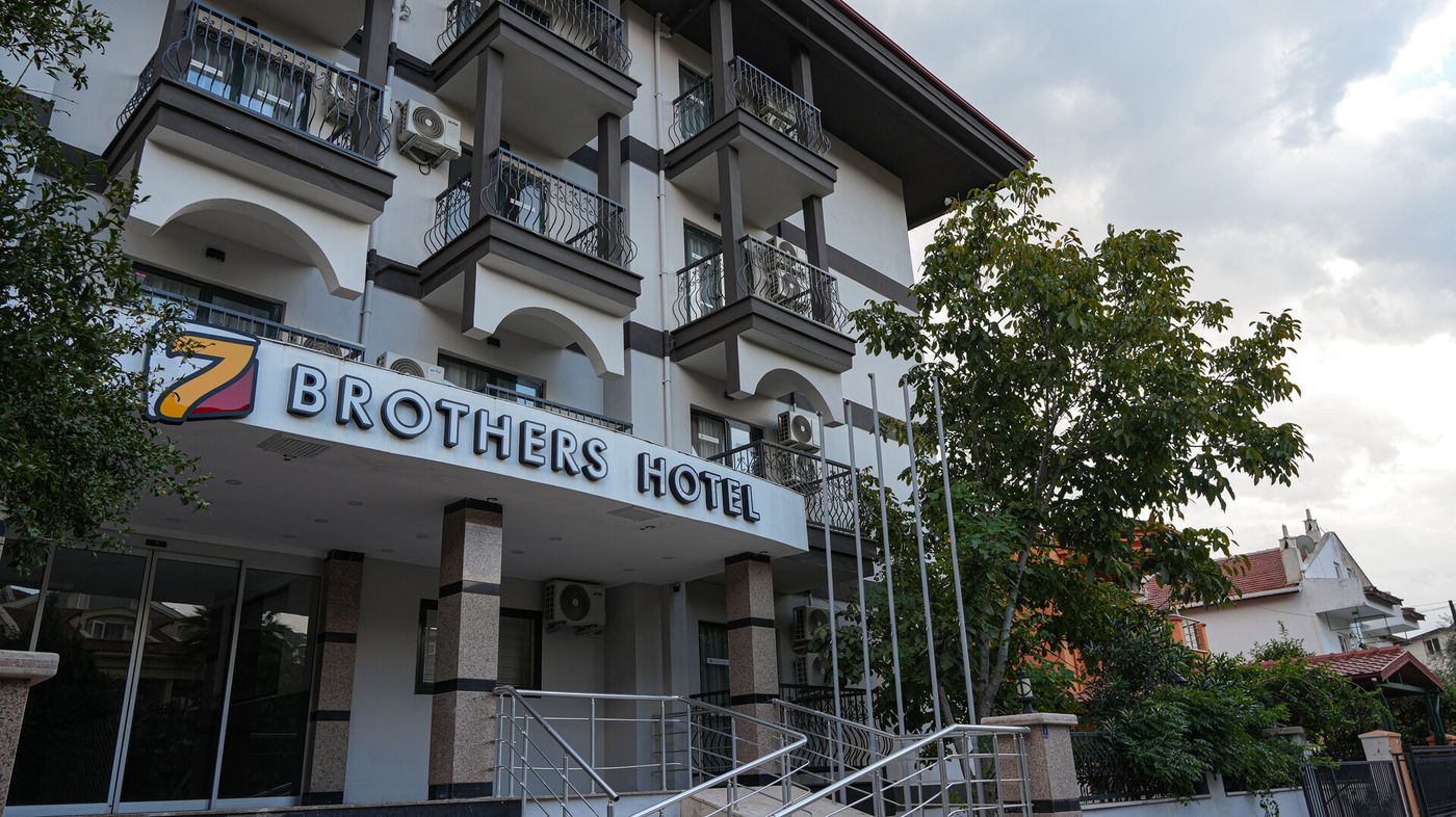 7 Brothers Hotel