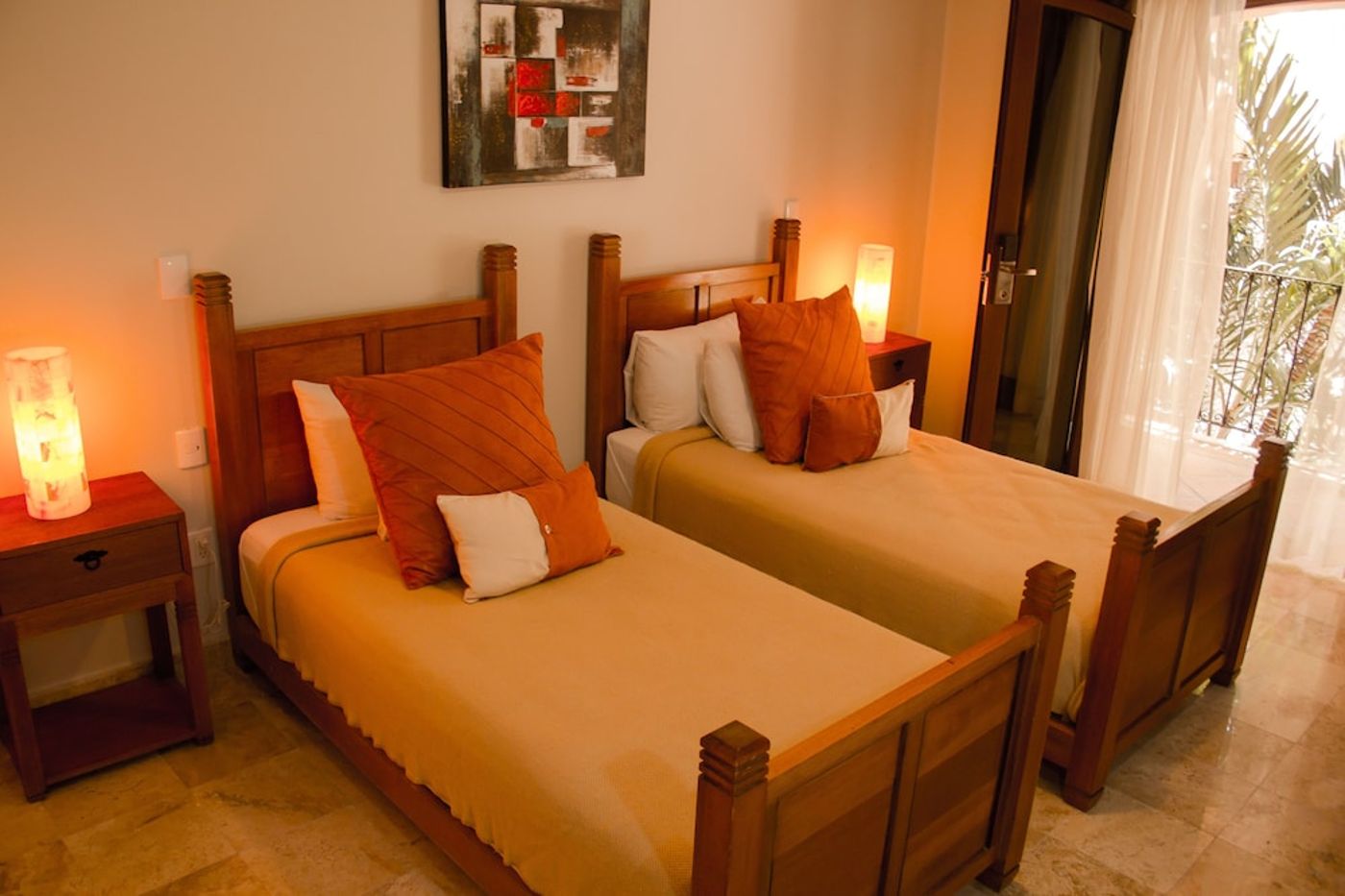 expedia-3166540-12