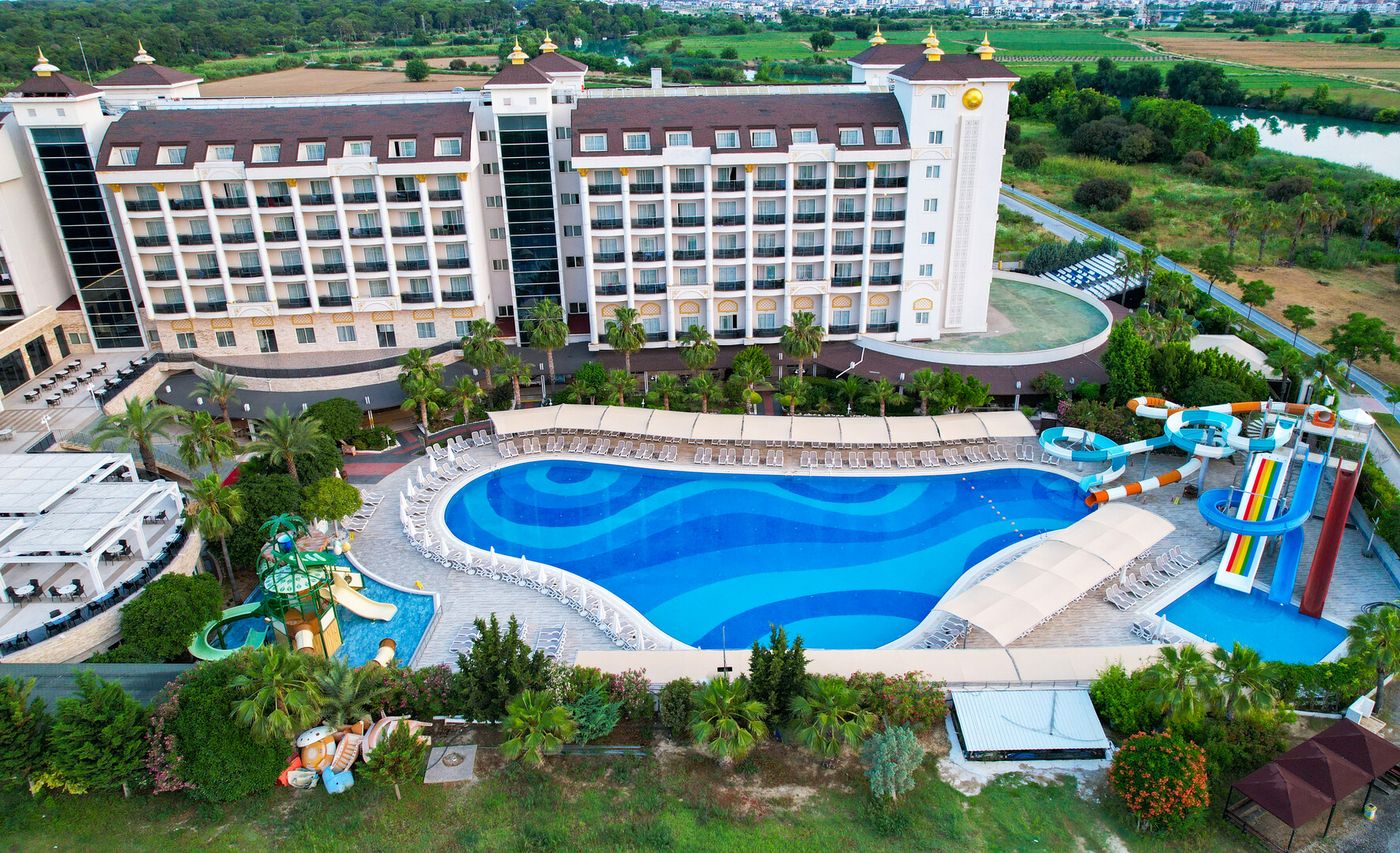 Lake & Riverside Hotel & Spa