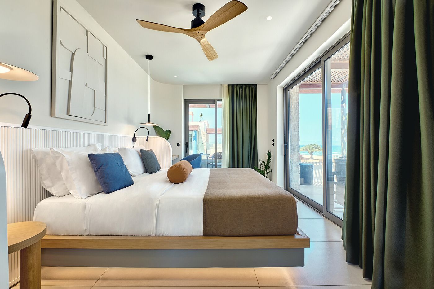 Paralos Kosta Alimia