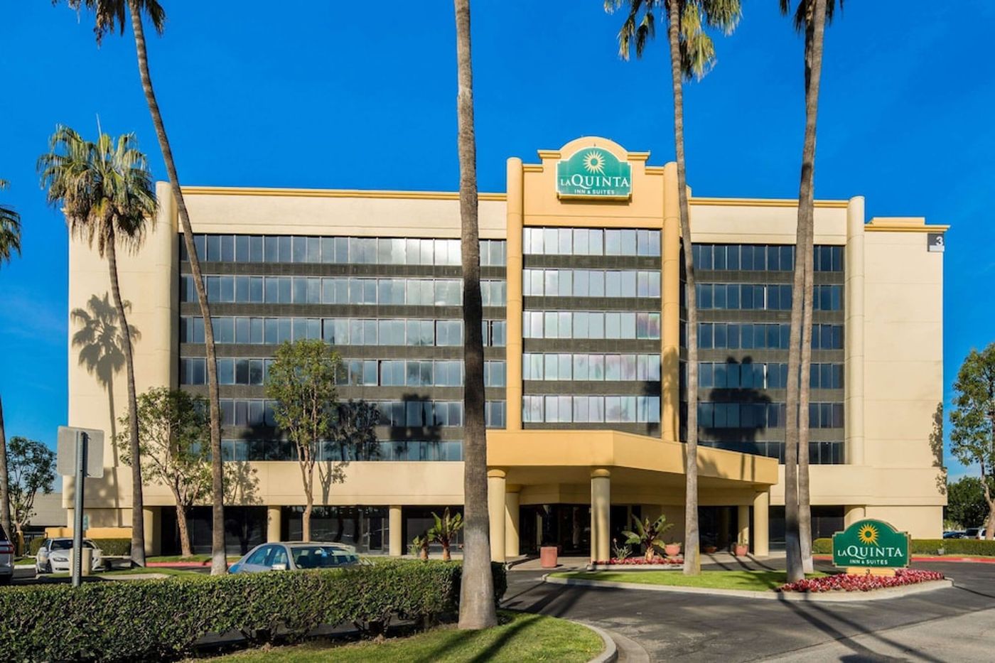 expedia-3166736-1