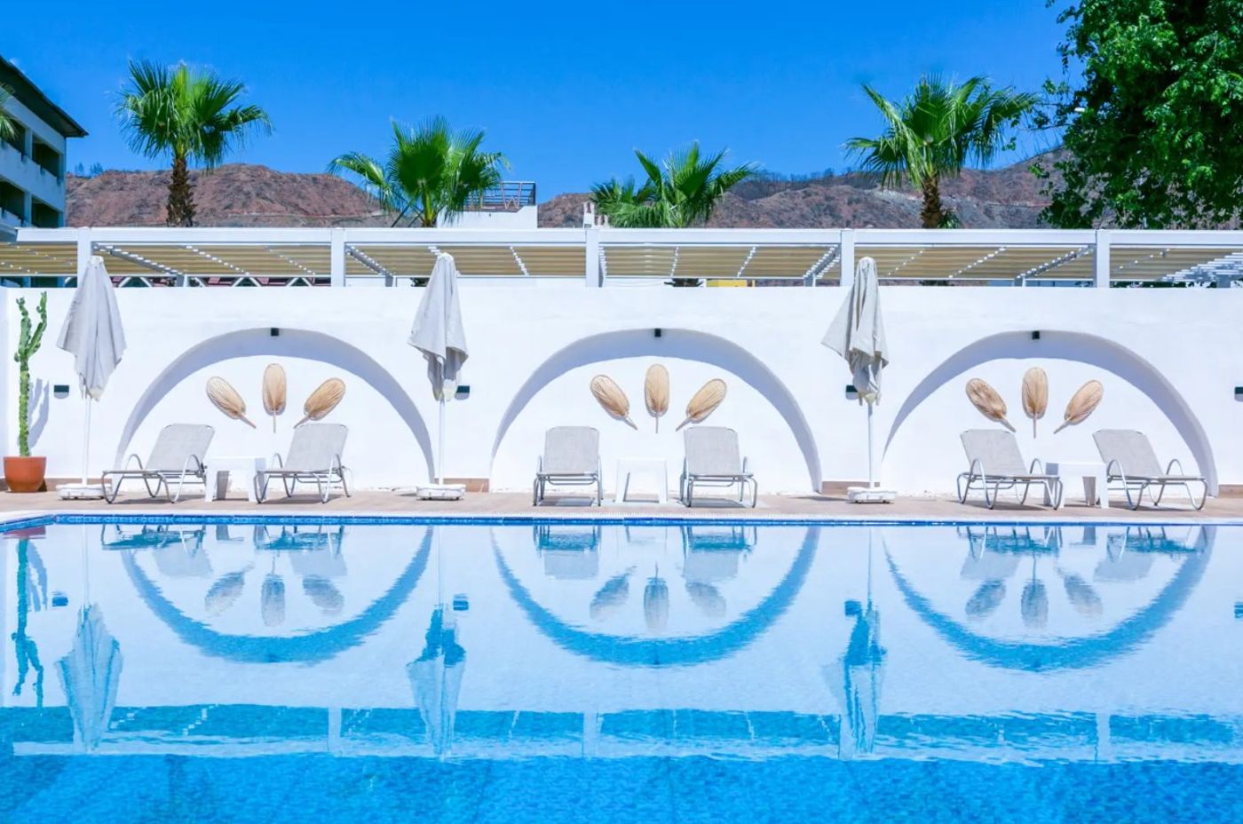 01.04.26 Casa Blanca Hotel 