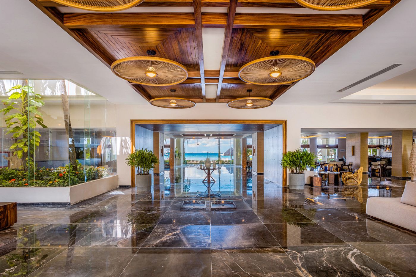  Dreams Sands Cancun Resort & Spa 27.08