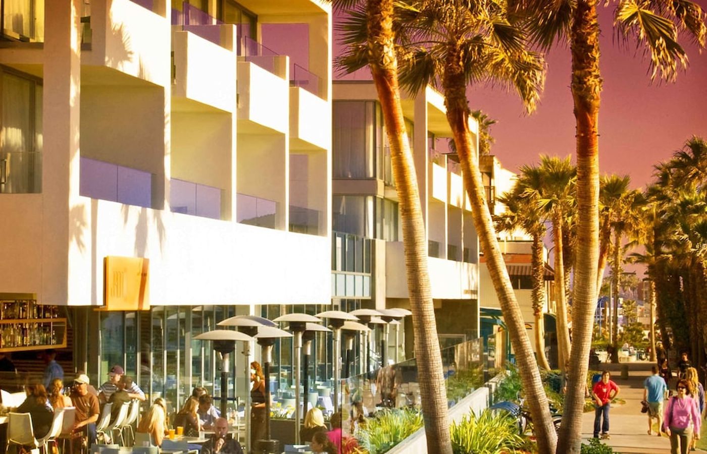 expedia-3163667-12