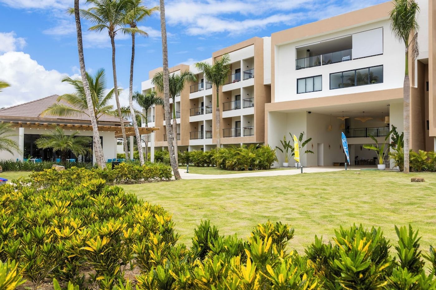 expedia-3166823-25