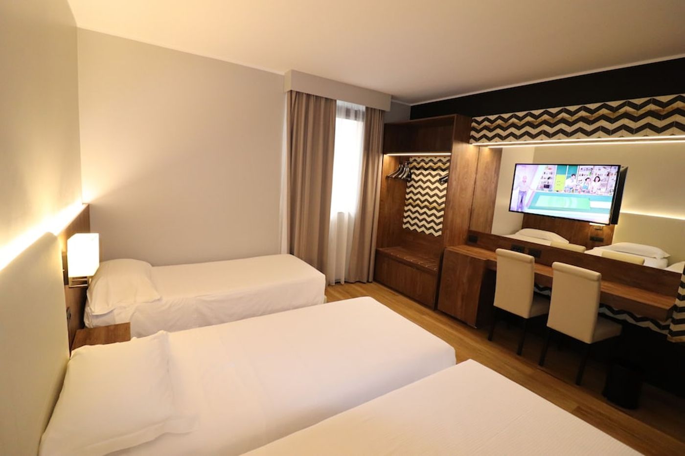 expedia-3159903-28