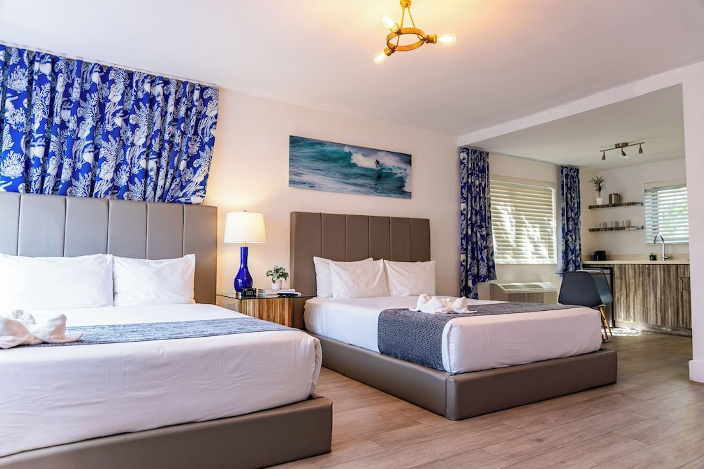 expedia-3162379-4