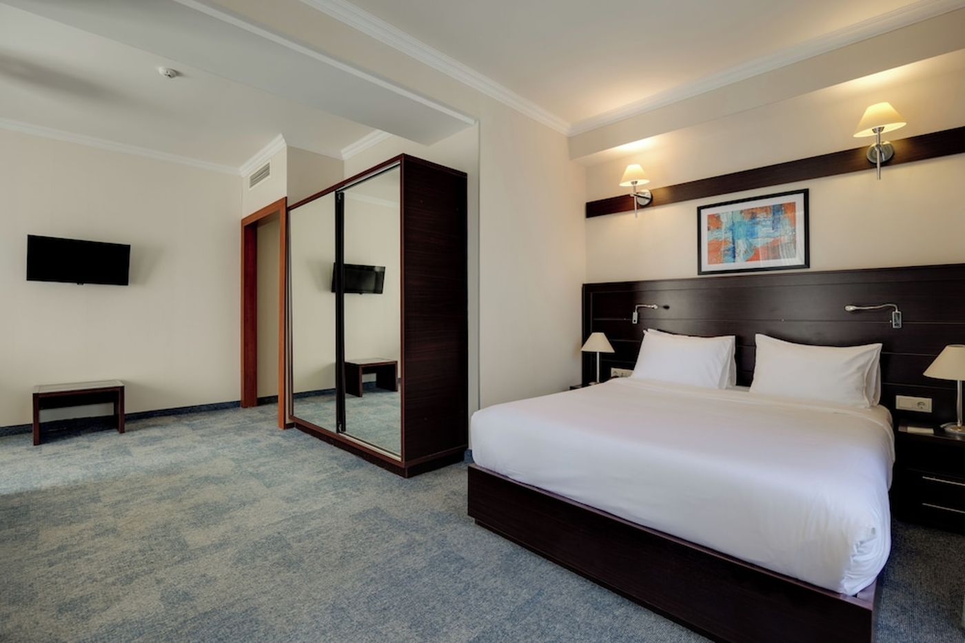expedia-3157530-30