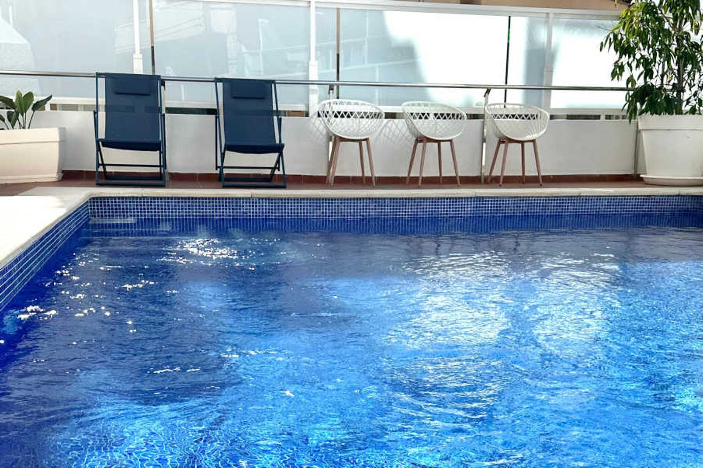 17.04.26 Planet Blue Hotel