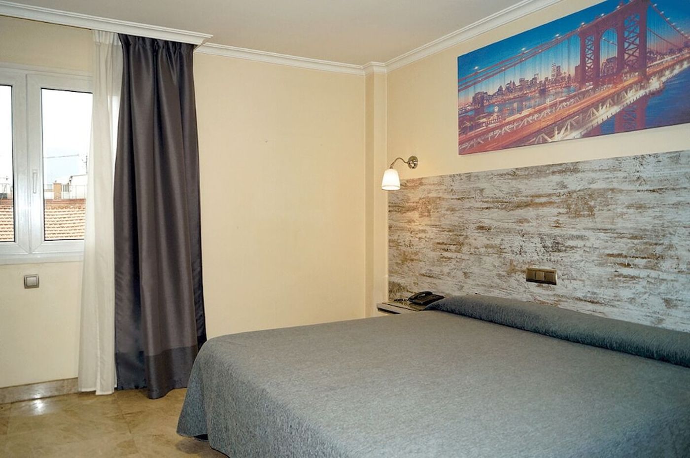 expedia-3159853-25