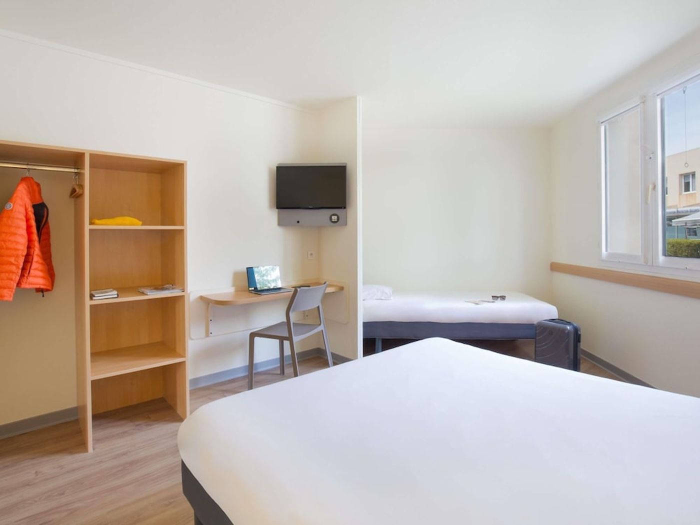 expedia-3160900-10