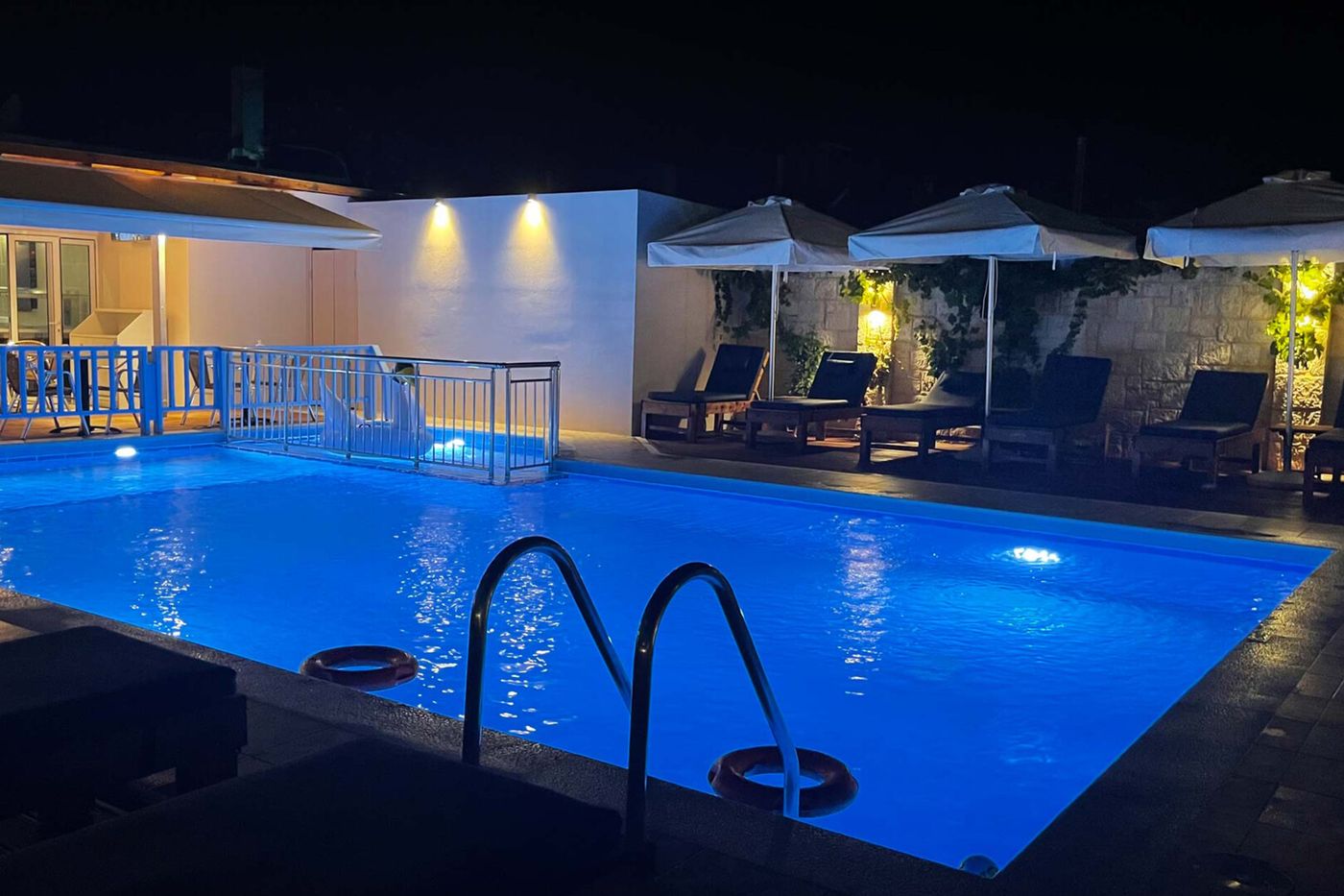 Blue Sky Hotel Apartments